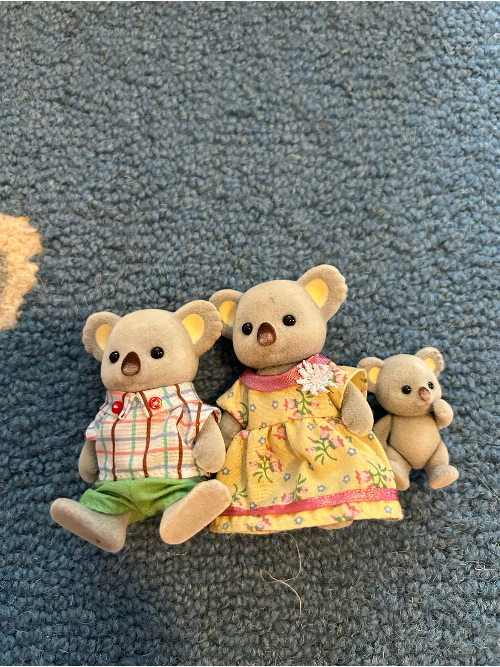 Calico Critters Koala Family Toy Set in Yellow & Green Outfits